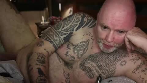 Snapshot of tattooeddilf01 chatting on 04/20/26, 10:22 Tattooeddilf 01 online show from 04/20/26, 10:22