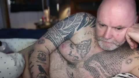 Snapshot of tattooeddilf01 chatting on 05/13/26, 05:05 Tattooeddilf 01 online show from 05/13/26, 05:05