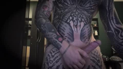 Snapshot of tattooedguy_ chatting on 12/19/25, 07:54 TattooedGuy online show from 12/19/25, 07:54
