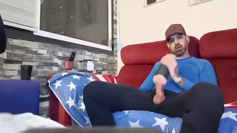 Snapshot of tatuadorhotxxx chatting on 02/15/26, 07:51 Tatuado20cm online show from 02/15/26, 07:51