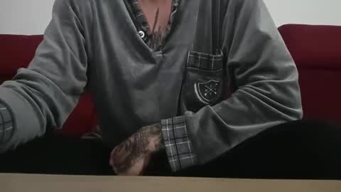 Snapshot of tatuadorhotxxx chatting on 03/04/26, 10:16 Tatuado20cm online show from 03/04/26, 10:16