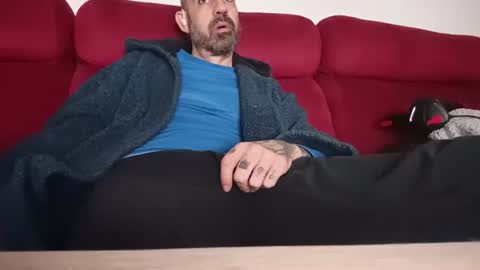 Snapshot of tatuadorhotxxx chatting on 03/26/26, 02:17 Tatuado20cm online show from 03/26/26, 02:17