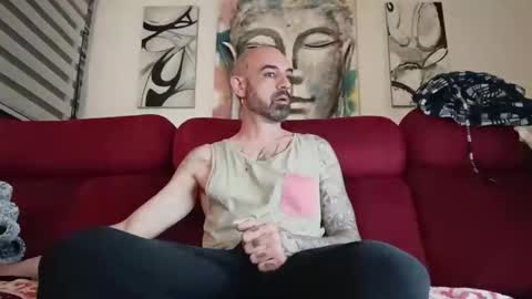 Snapshot of tatuadorhotxxx chatting on 04/06/26, 05:19 Tatuado20cm online show from 04/06/26, 05:19