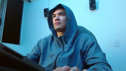 taurus4k online show from 02/12/25, 02:24