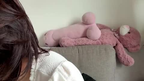 Aya online show from 11/08/25, 11:43