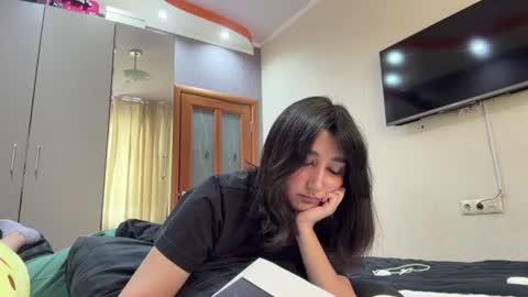 Riza online show from 07/09/26, 07:23