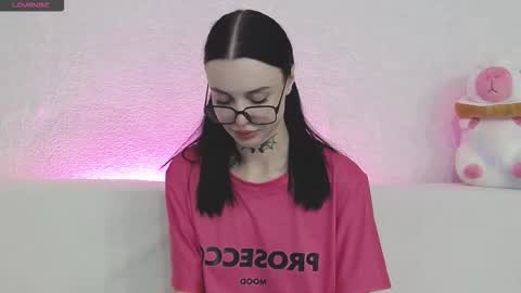 Snapshot of tayaavis chatting on 09/25/25, 06:11 Taya online show from 09/25/25, 06:11