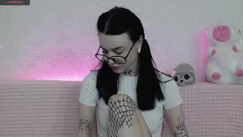 Snapshot of tayaavis chatting on 12/03/25, 07:12 Taya online show from 12/03/25, 07:12