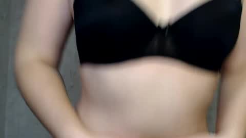 Taya online show from 12/03/25, 11:14