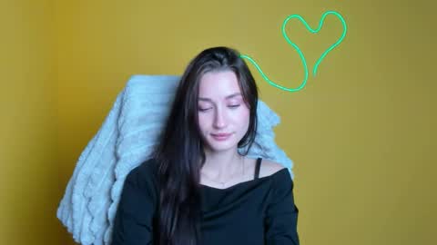 Snapshot of tayavibe chatting on 11/05/25, 06:35 Taya online show from 11/05/25, 06:35