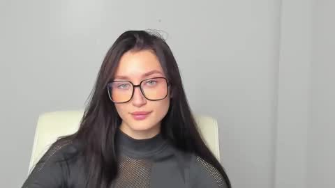 Snapshot of tayavibe chatting on 11/21/25, 12:48 Taya online show from 11/21/25, 12:48