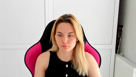Tay online show from 05/24/26, 07:13