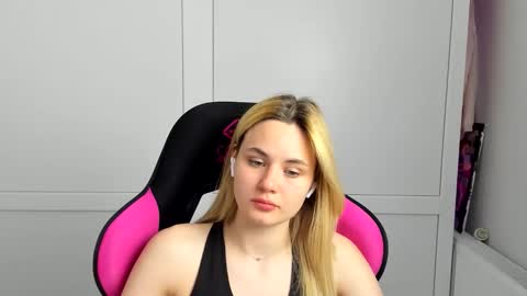 Tay online show from 05/26/26, 07:10