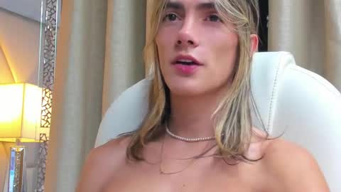 tayler_swift1 online show from 02/05/25, 07:29