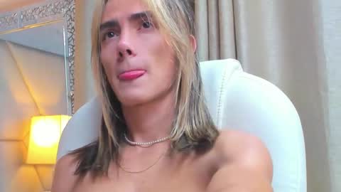 tayler_swift1 online show from 02/28/25, 11:25