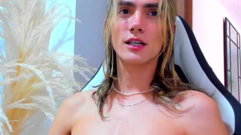 tayler_swift1 online show from 10/13/25, 02:50