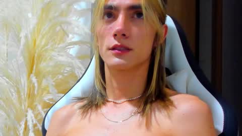 tayler_swift1 online show from 10/30/25, 12:12