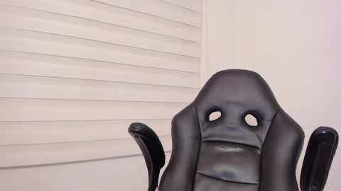 Snapshot of tayler_waka chatting on 01/18/25, 03:20 Tyler online show from 01/18/25, 03:20