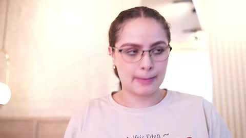 Snapshot of taylerkim chatting on 11/01/25, 08:55 Teylor Kim online show from 11/01/25, 08:55