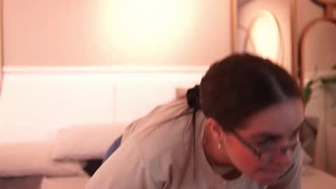 Teylor  Kim online show from 01/05/26, 06:33