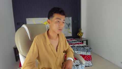 Snapshot of taylermiles chatting on 12/17/25, 03:56 TAYLER online show from 12/17/25, 03:56