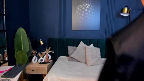 Taylor Bennet online show from 02/05/25, 06:15