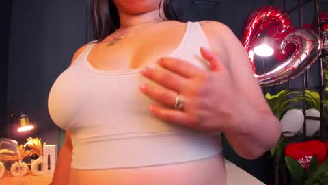 Taylor Bennet online show from 02/21/25, 10:26