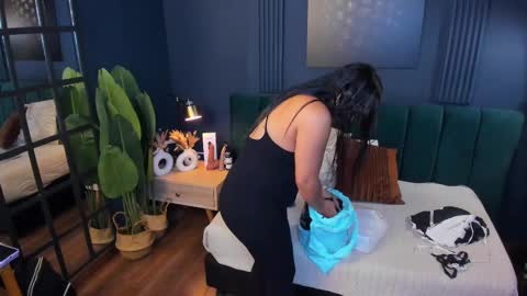 Taylor Bennet online show from 02/22/25, 12:08