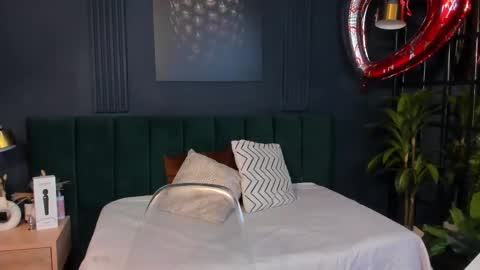 Taylor Bennet online show from 03/02/25, 12:22