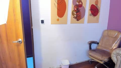 Taylor Bennet online show from 10/06/25, 12:13