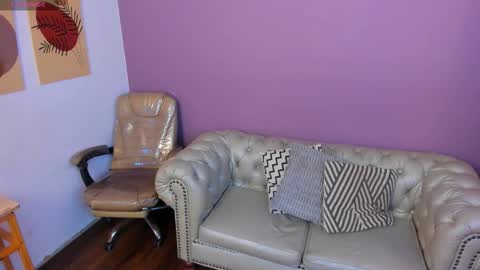 Taylor Bennet online show from 10/13/25, 12:05