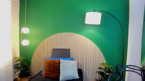 Taylor Bennet online show from 11/02/25, 12:07