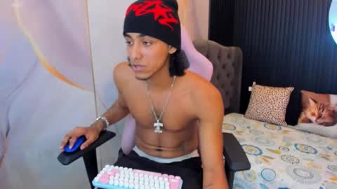 Taylor online show from 04/16/26, 02:01