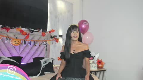 Taylor Harveey online show from 10/24/25, 11:45