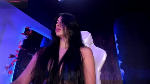 Taylor  Help me to get 100 thumbs up online show from 10/16/25, 04:19