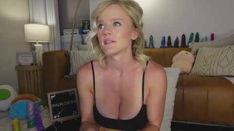 Taylor --  online show from 09/17/25, 10:06