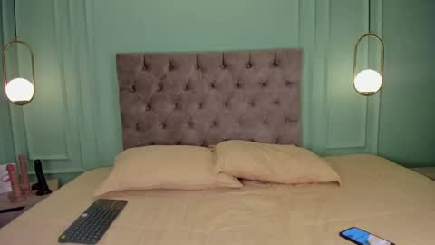 Taylor  online show from 01/17/25, 03:12