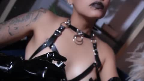 Taylor online show from 03/06/25, 07:21