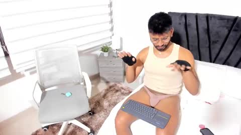 taylormaccurdy_ online show from 10/08/25, 03:31