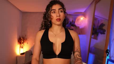 taylormichell online show from 11/30/25, 08:35