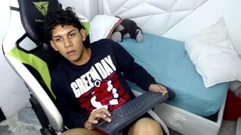 TAYLOR online show from 04/17/26, 03:42