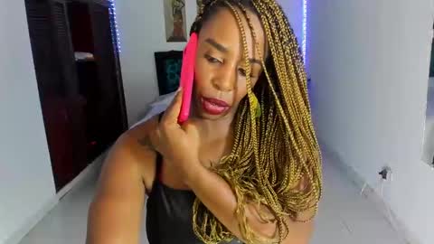 Snapshot of taylorslims chatting on 02/16/25, 02:10 taylorslims online show from 02/16/25, 02:10