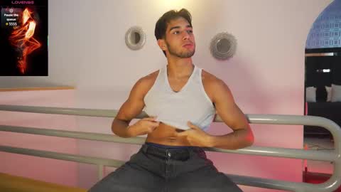 taylorsmiths_ online show from 01/17/26, 04:06