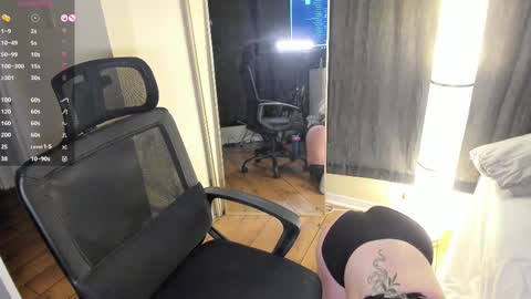 Taylor Tait online show from 02/21/25, 11:21