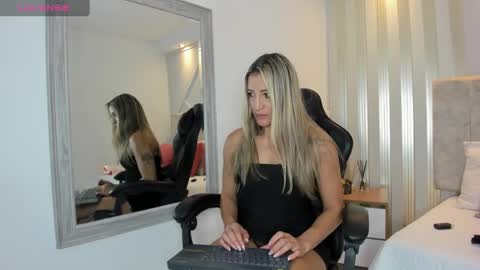 tayra online show from 12/19/24, 07:07