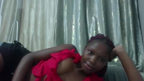 Snapshot of tayrahh chatting on 05/03/26, 06:25 tayrahh online show from 05/03/26, 06:25