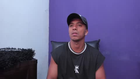 Snapshot of taysonysasha chatting on 12/04/24, 11:46 ask for cum online show from 12/04/24, 11:46