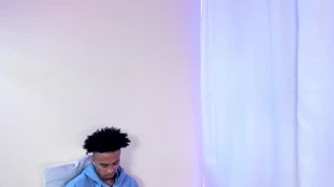 Snapshot of taysonysasha chatting on 10/27/25, 09:30 ask for cum online show from 10/27/25, 09:30