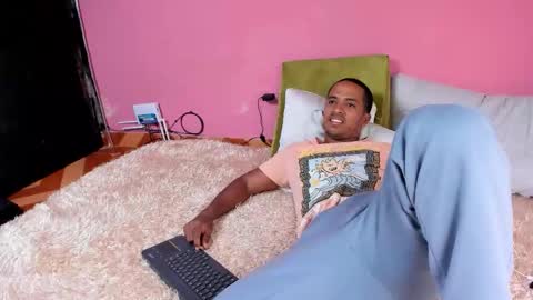 Snapshot of taysonysasha chatting on 12/14/25, 09:08 ask for cum online show from 12/14/25, 09:08