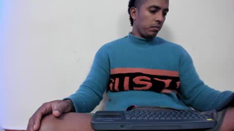 Snapshot of taysonysasha chatting on 04/19/26, 11:07 ask for cum online show from 04/19/26, 11:07